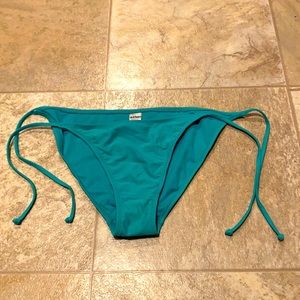 Bikini bottoms never worn